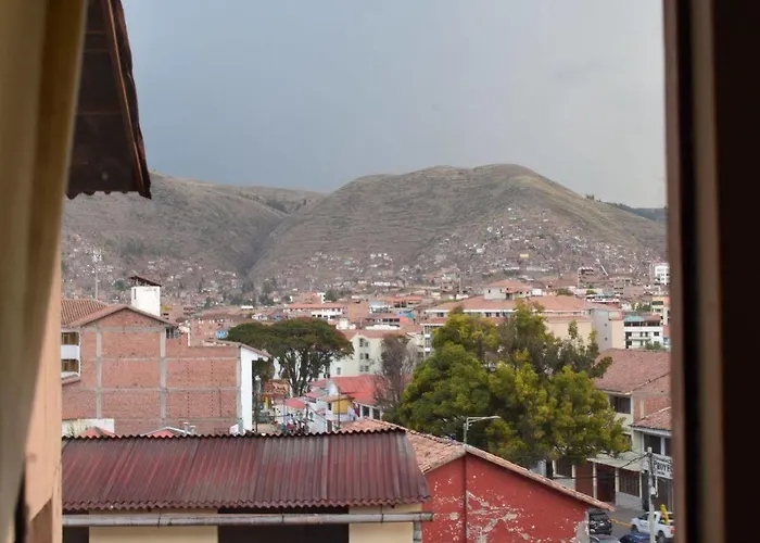 Pensión Pirwa Garcilaso 2*
